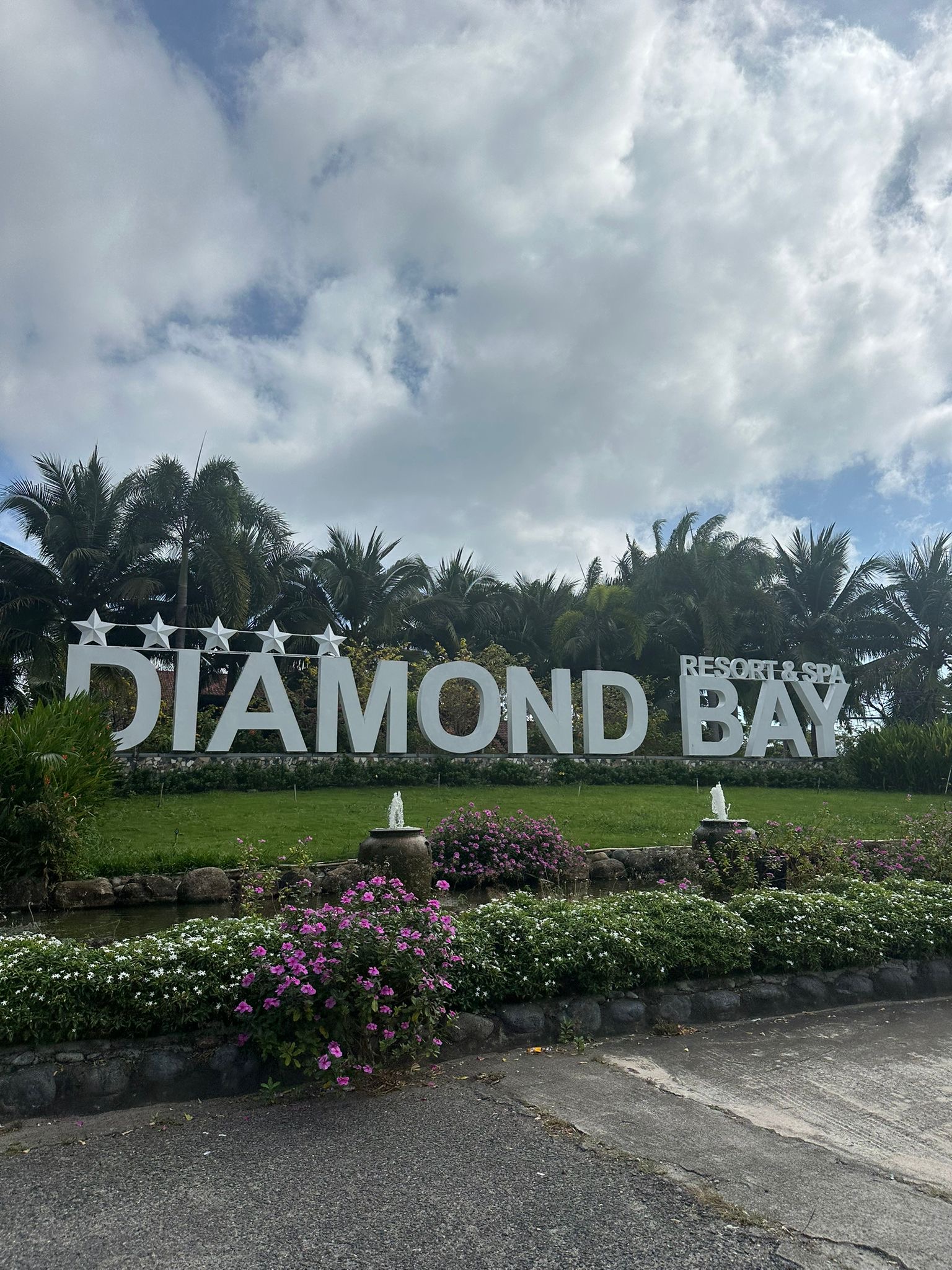Diamond Bay Resort